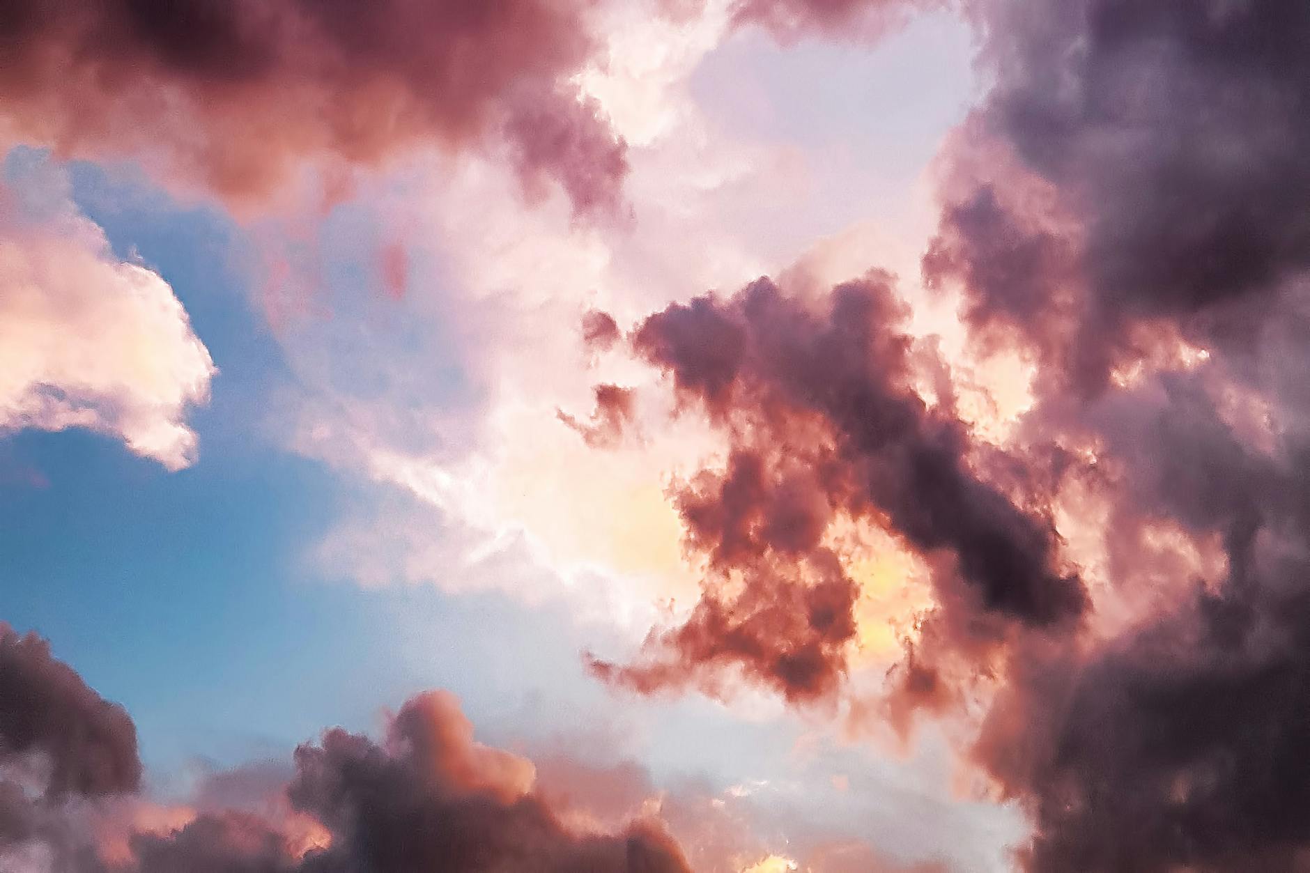 down angle photography of red clouds and blue sky