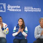 Impulsa Tere Jiménez la productividad agrícola con la entrega de semilla mejorada de maíz