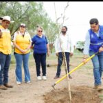 Leo Montañez encabezó Jornada de Arborización en el fraccionamiento Villa Teresa