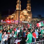 La pasión por el Tricolor une a miles de familias en la Gigante Fan Zone de Plaza Patria