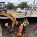 Intensifica Municipio limpieza y desazolve en el arroyo de la Hacienda en la Colonia Constitución
