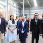 Inaugura Tere Jiménez nueva línea de producción en la empresa Microcart; generara nuevos empleos