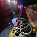 Motociclista es atropellado por varios vehículos en Cosío
